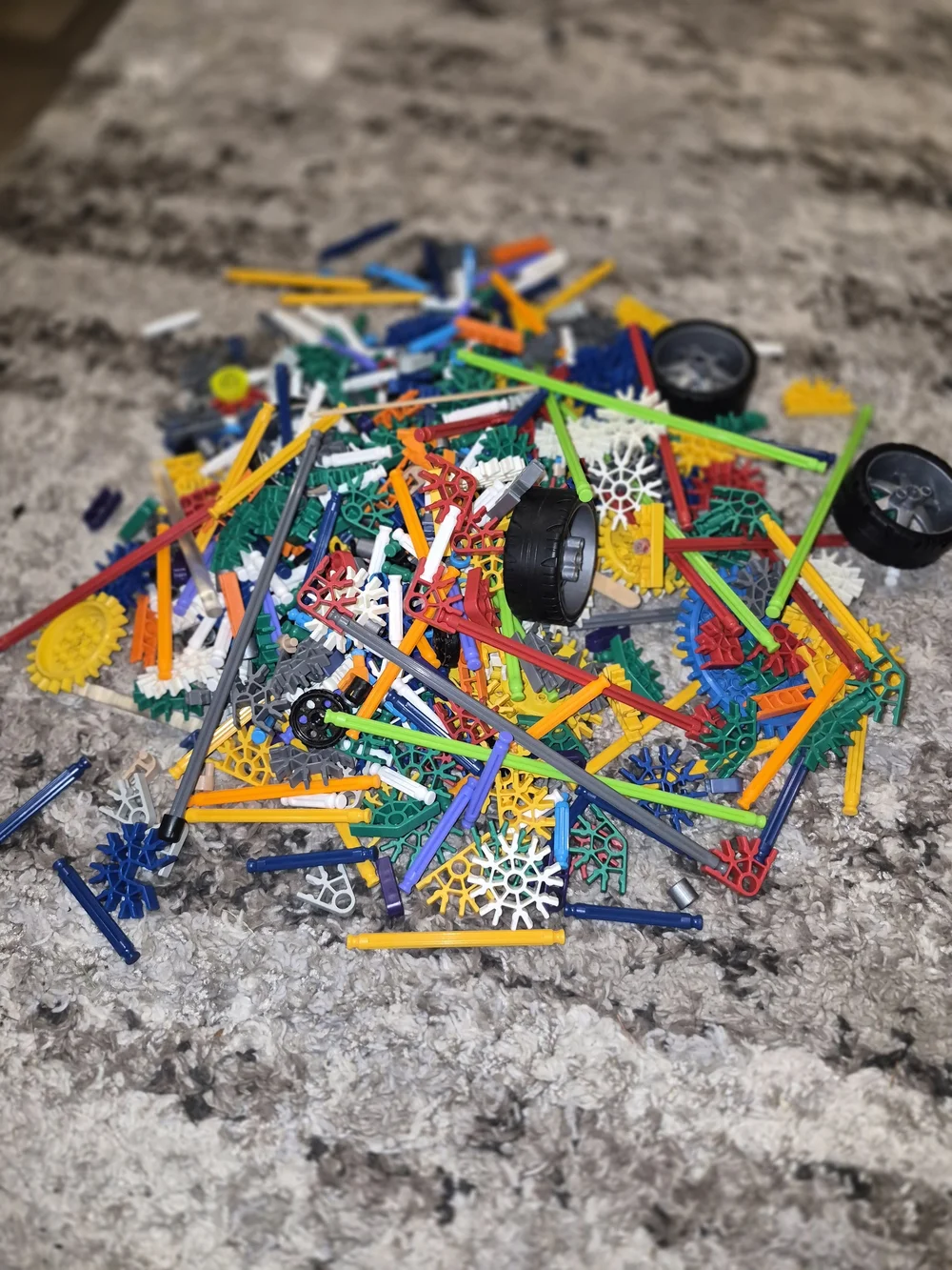 K'NEX 70 Model Building Set (13419) - 700 Pieces & Manual - Excellent (2014)